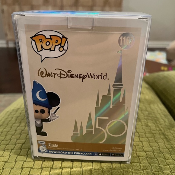 Funko Pop! Disney: Walt Disney World 50th - Philharmagic Mickey Mouse - Picture 3 of 5